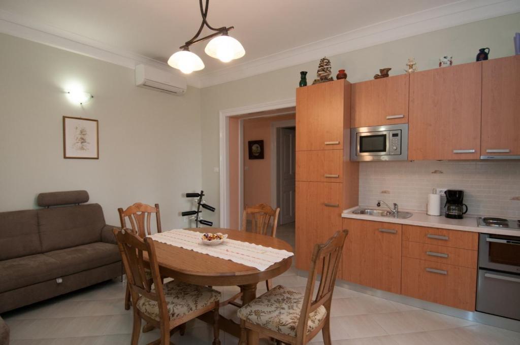 Apartments Villa Salona Опатія Номер фото